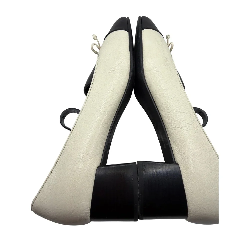 Tory Burch Two‎ Tone Cap Toe Block Heel Pumps Cream Black Gold Logo Size 8M